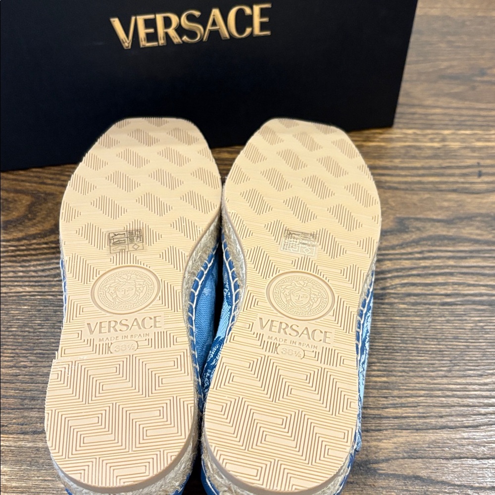 Versace Jacquard Espadrilles Size 38.5 NIB NWT - Picture 5 of 6